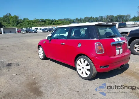 2010 Mini Cooper S S из США, поврежденный, VIN WMWMF7C52ATZ70834